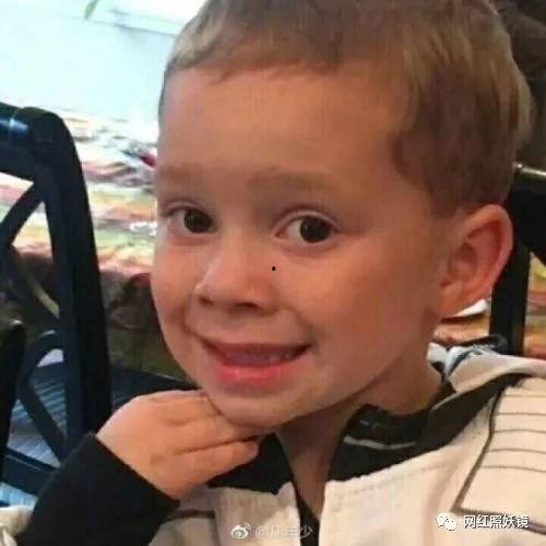 吃瓜网红图片头像男生,揭秘吃瓜网红男生头像背后的故事